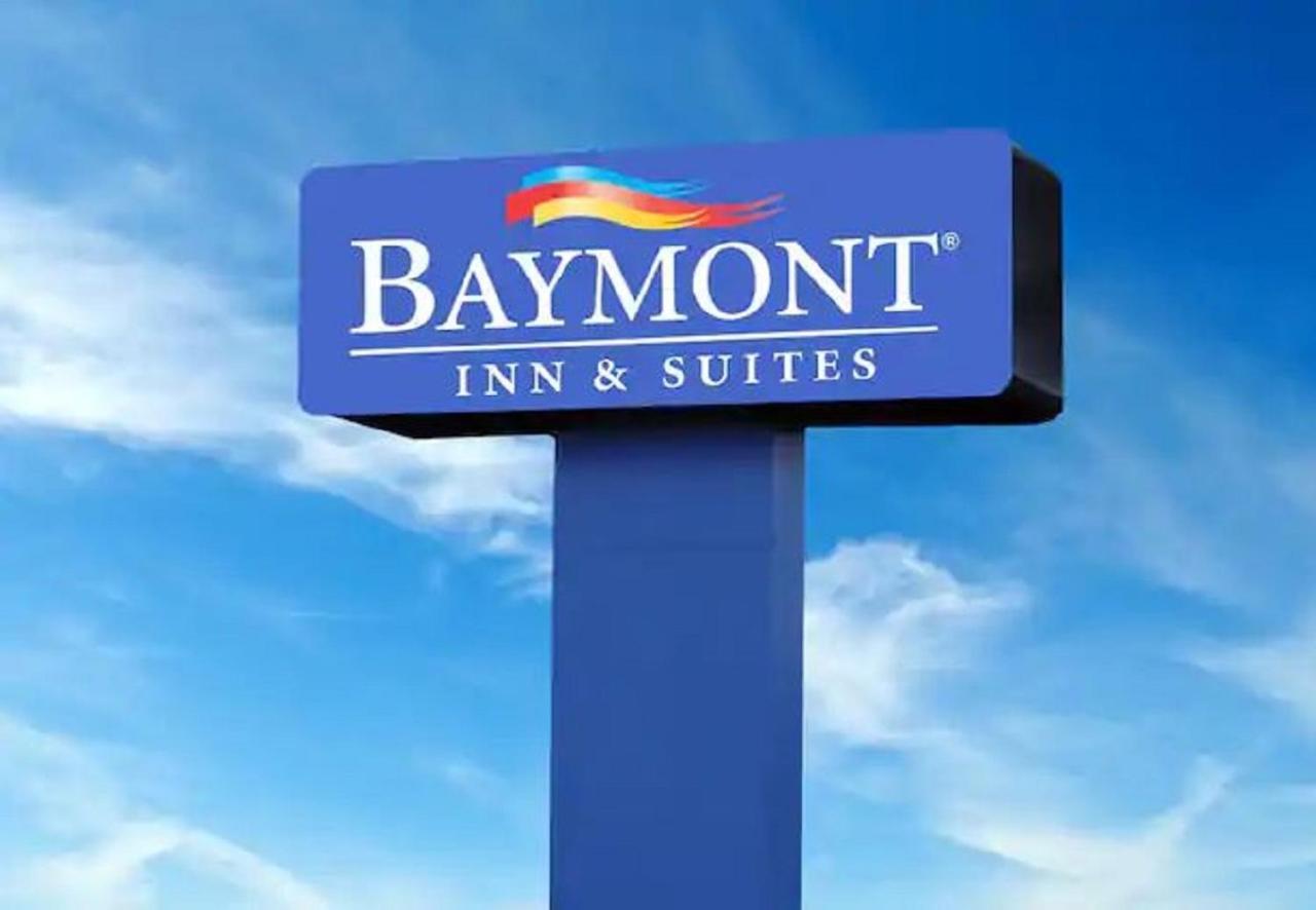 Baymont By Wyndham Madison Hotel Buitenkant foto