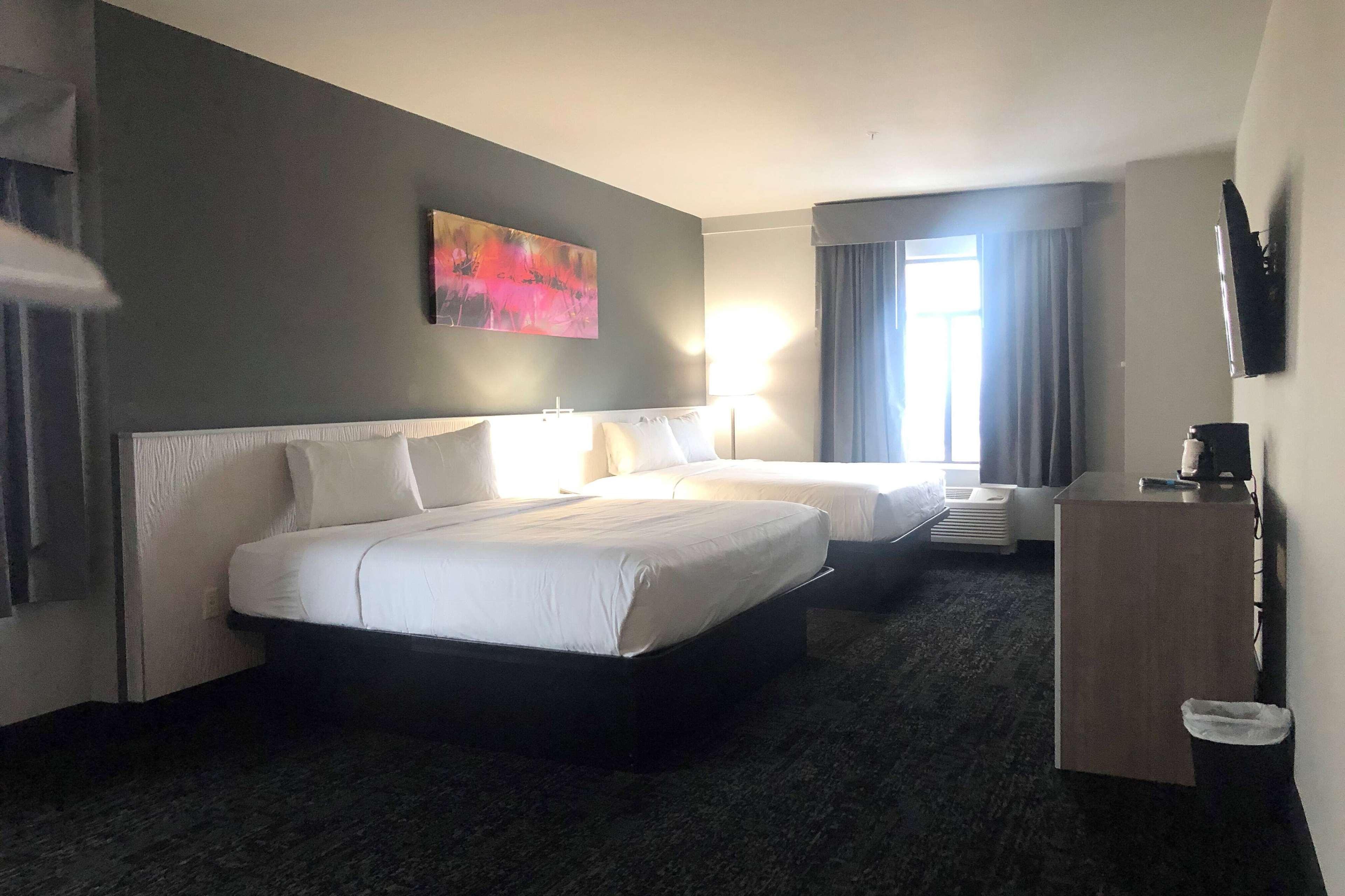 Baymont By Wyndham Madison Hotel Buitenkant foto