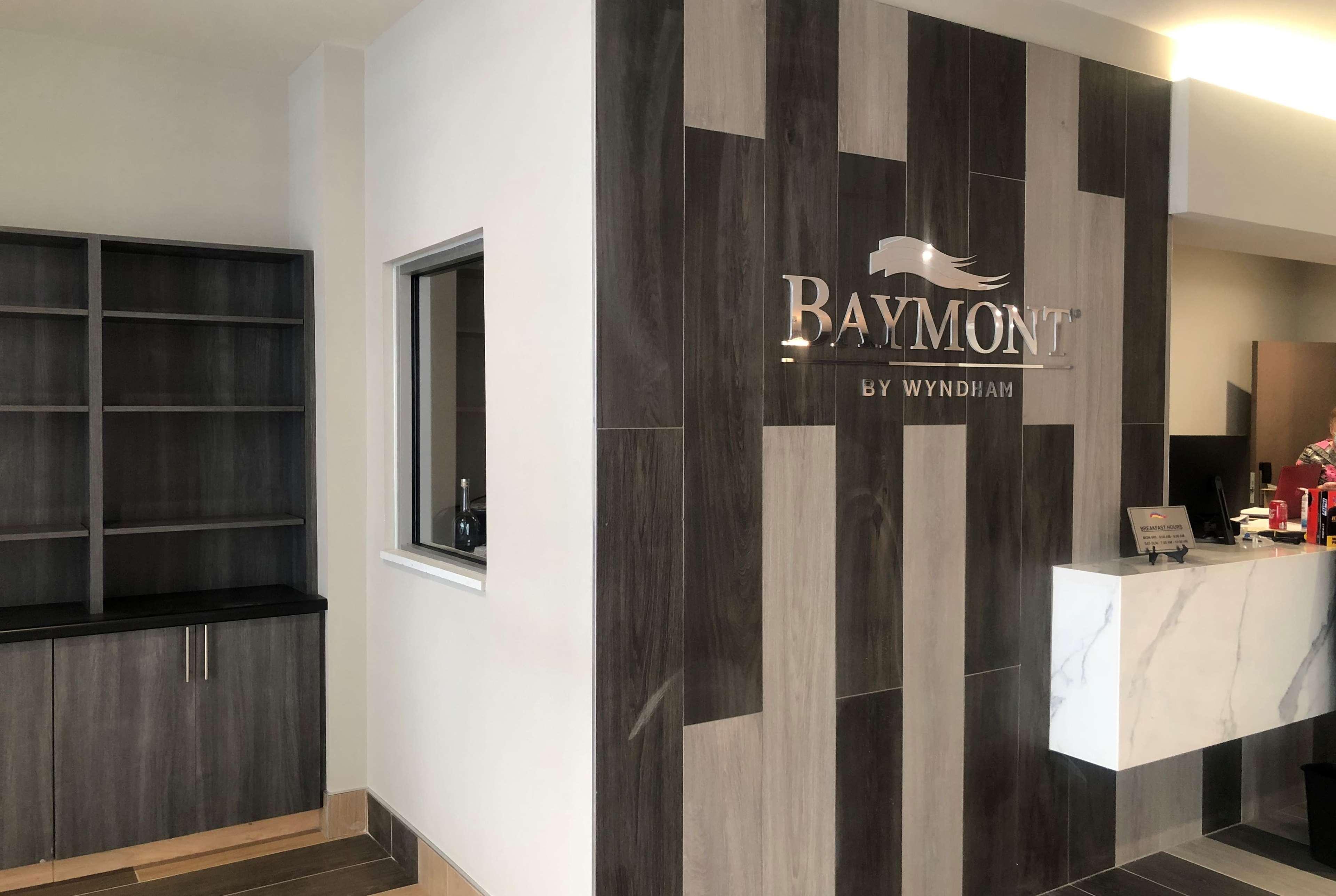 Baymont By Wyndham Madison Hotel Buitenkant foto
