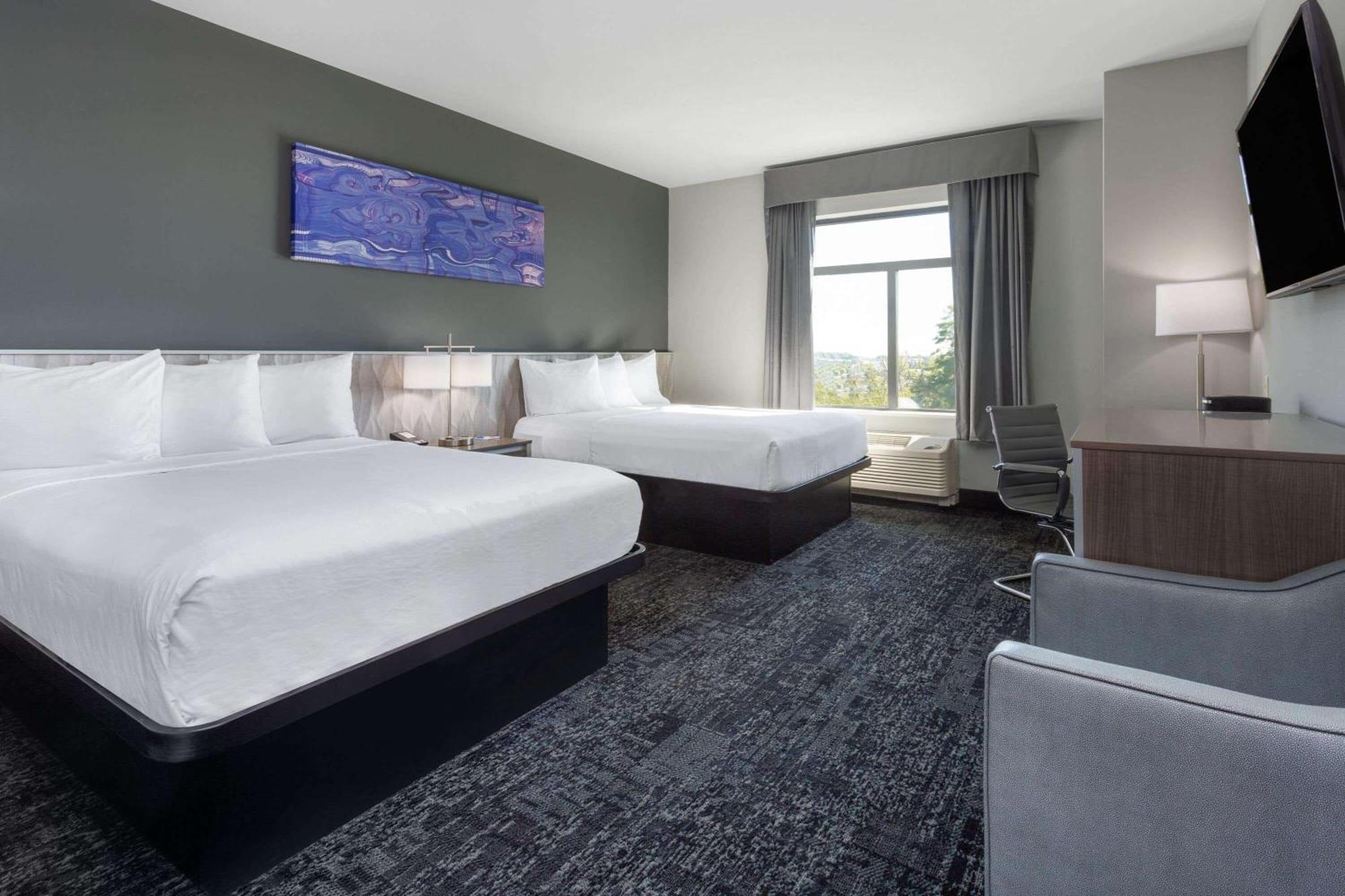 Baymont By Wyndham Madison Hotel Buitenkant foto